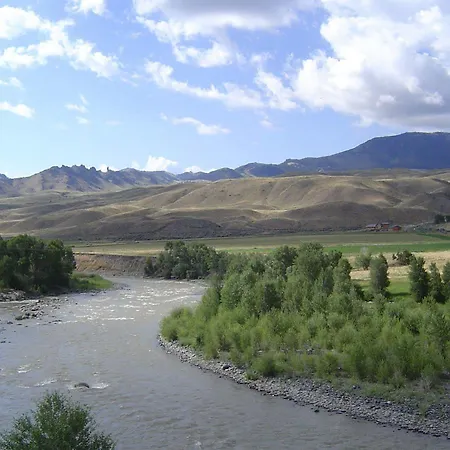 Yellowstone Valley Inn 